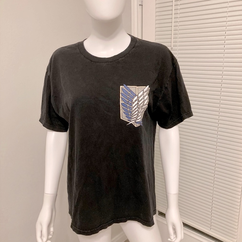 Attack on Titan anime tee shirt Size- L